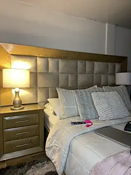 Sweet and caramel online show from November 2025 12:59:02 AM