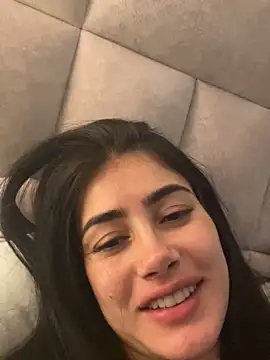 Snapshot of Sweet_and_caramel chatting on March 2025 03:22:02 AM Sweet and caramel online show from March 2025 03:22:02 AM