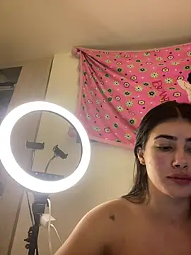Snapshot of Sweet_and_caramel chatting on March 2025 06:27:01 AM Sweet and caramel online show from March 2025 06:27:01 AM