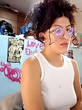 Snapshot of LoveElectra chatting on October 2025 01:23:01 PM LoveElectra online show from October 2025 01:23:01 PM