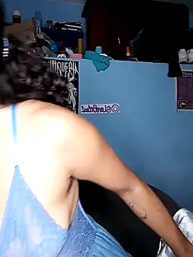 Snapshot of LoveElectra chatting on January 2025 03:38:02 AM LoveElectra online show from January 2025 03:38:02 AM