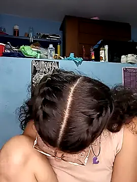 Snapshot of LoveElectra chatting on January 2025 03:23:02 AM LoveElectra online show from January 2025 03:23:02 AM