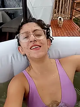 Snapshot of LoveElectra chatting on January 2025 12:20:01 PM LoveElectra online show from January 2025 12:20:01 PM