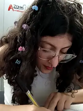 Snapshot of LoveElectra chatting on January 2025 08:39:02 PM LoveElectra online show from January 2025 08:39:02 PM