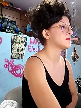 Snapshot of LoveElectra chatting on December 2025 08:57:02 PM LoveElectra online show from December 2025 08:57:02 PM