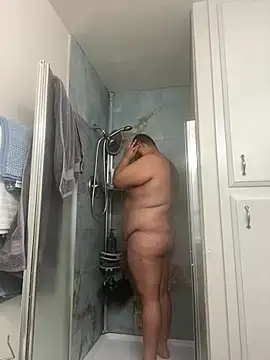 Snapshot of daddymaniaco69 chatting on January 2025 07:35:01 PM daddymaniaco69 online show from January 2025 07:35:01 PM