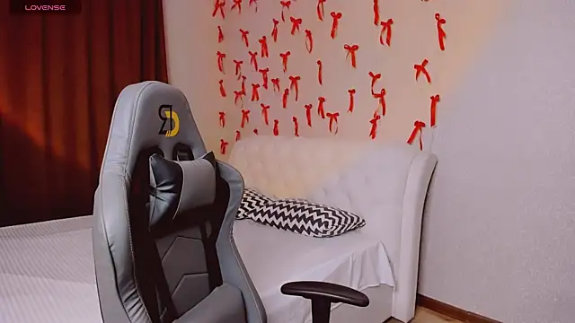 Milla Aheo online show from April 2026 12:56:02 PM