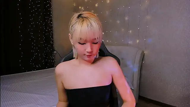 Milla Aheo online show from December 2025 02:09:01 PM