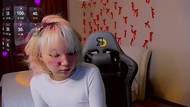 Milla Aheo online show from April 2026 01:01:02 PM