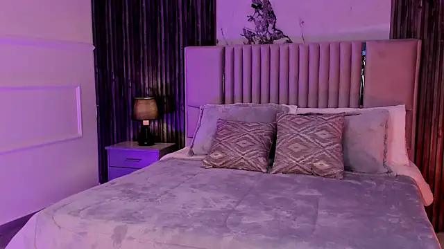 Lillyortiz online show from July 2026 12:01:01 PM