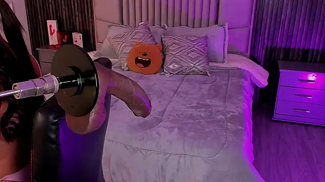 Lillyortiz online show from December 2025 08:03:01 PM