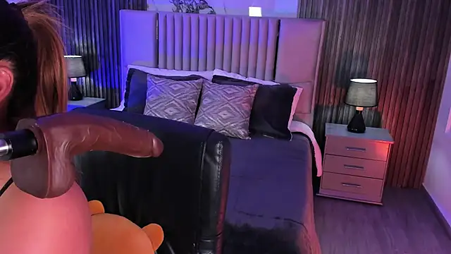 Lillyortiz online show from June 2026 08:07:02 PM