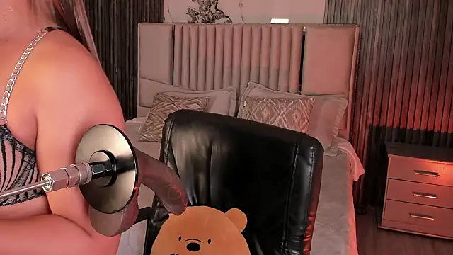 Lillyortiz online show from February 2026 08:17:02 PM