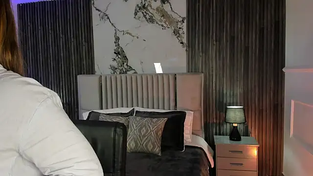 Lillyortiz online show from May 2026 07:45:02 PM