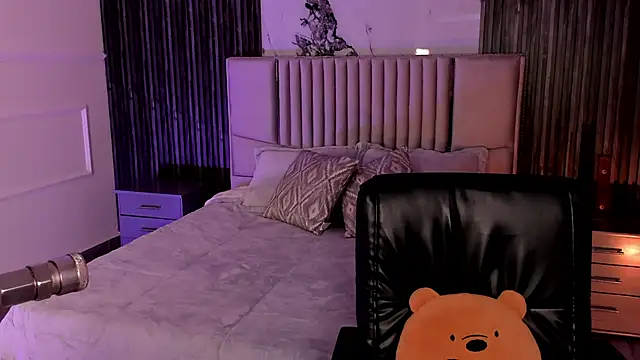 Lillyortiz online show from February 2026 07:45:02 PM