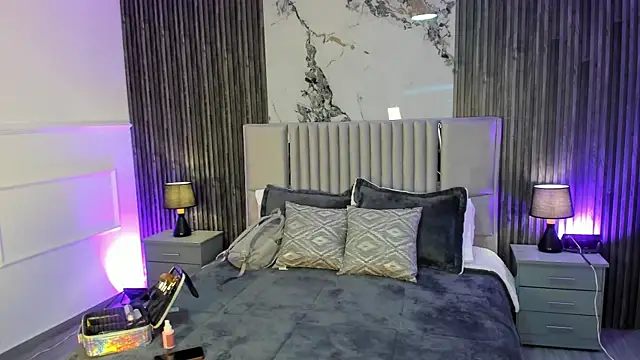 Lillyortiz online show from May 2026 12:44:01 PM