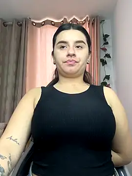 Snapshot of SaraBraun_ chatting on October 2025 06:31:01 PM SaraBraun online show from October 2025 06:31:01 PM