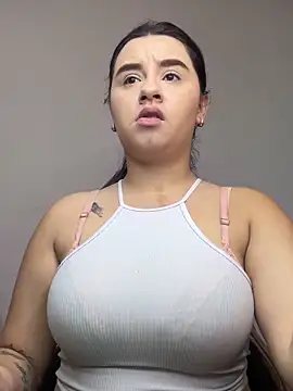 Snapshot of SaraBraun_ chatting on September 2025 04:14:01 PM SaraBraun online show from September 2025 04:14:01 PM