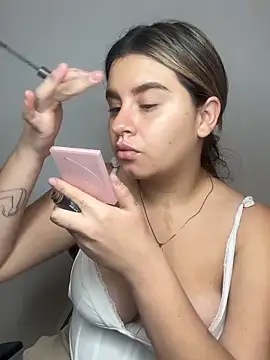 Snapshot of SaraBraun_ chatting on May 2026 05:30:02 PM SaraBraun online show from May 2026 05:30:02 PM