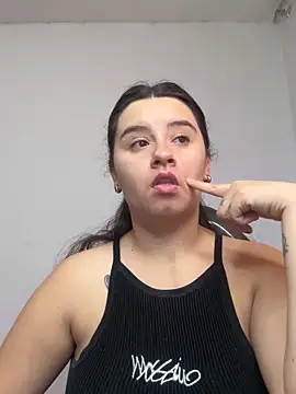 Snapshot of SaraBraun_ chatting on September 2025 04:02:01 PM SaraBraun online show from September 2025 04:02:01 PM