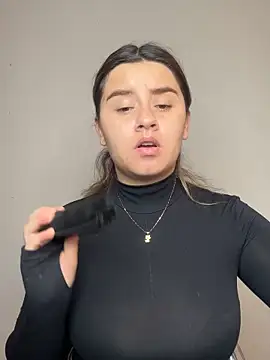 Snapshot of SaraBraun_ chatting on February 2026 05:19:02 PM SaraBraun online show from February 2026 05:19:02 PM