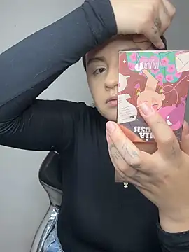 SaraBraun  online show from April 2026 05:38:02 PM