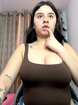 Snapshot of SaraBraun_ chatting on November 2025 07:41:02 PM SaraBraun online show from November 2025 07:41:02 PM