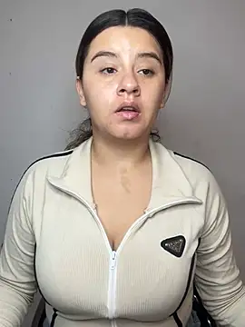 SaraBraun  online show from April 2026 05:40:01 PM