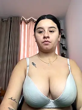 Snapshot of SaraBraun_ chatting on November 2025 04:45:02 PM SaraBraun online show from November 2025 04:45:02 PM