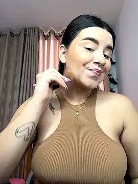 Snapshot of SaraBraun_ chatting on November 2025 06:01:01 PM SaraBraun online show from November 2025 06:01:01 PM