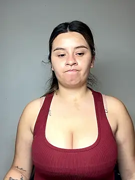 Snapshot of SaraBraun_ chatting on January 2026 05:29:01 PM SaraBraun online show from January 2026 05:29:01 PM