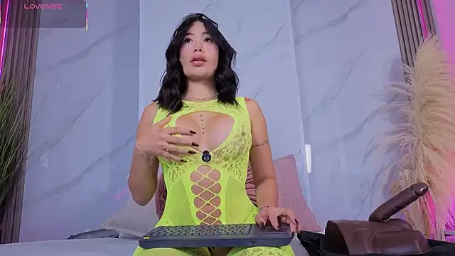 Chlooee   online show from February 2026 01:50:02 AM