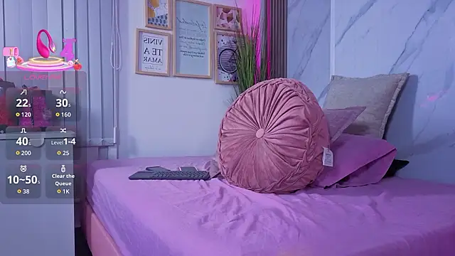 Chlooee   online show from March 2026 03:07:01 AM