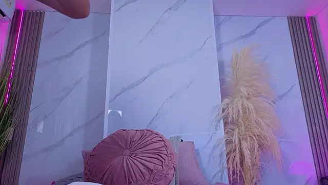 Chlooee   online show from March 2026 03:48:01 AM