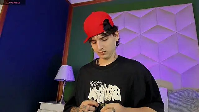 sett and gwen online show from November 2025 08:01:02 PM