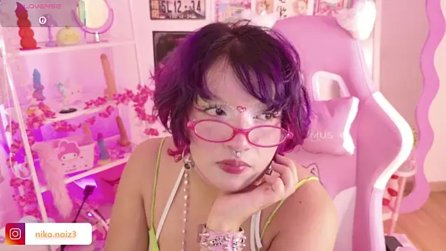 Snapshot of lady_noize chatting on June 2026 08:21:01 PM lady noize online show from June 2026 08:21:01 PM