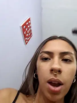 Snapshot of Jazmin-Cerezita chatting on March 2025 03:10:02 AM Jazmin-Cerezita online show from March 2025 03:10:02 AM