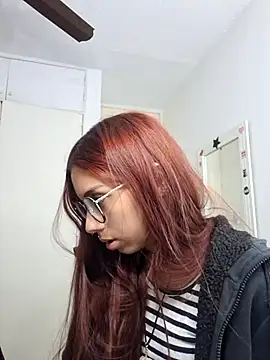 Snapshot of Jazmin-Cerezita chatting on October 2025 01:35:02 AM Jazmin-Cerezita online show from October 2025 01:35:02 AM