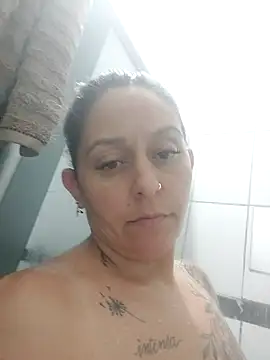 baixinhaloira online show from November 2025 03:06:01 AM