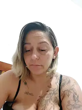 baixinhaloira online show from December 2024 03:14:02 AM