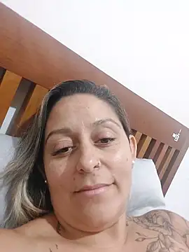 baixinhaloira online show from December 2024 03:34:01 AM