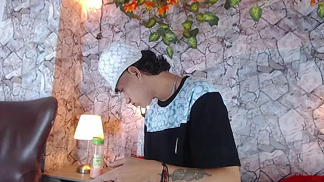 Samuel Hilton online show from December 2024 04:29:02 AM