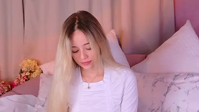 STELLA RICH online show from September 2025 09:15:01 PM