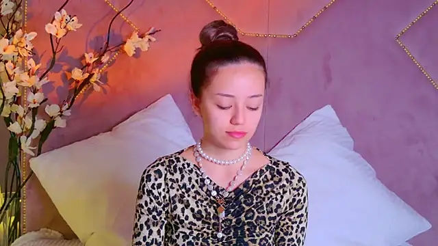 STELLA RICH online show from October 2025 09:38:01 PM
