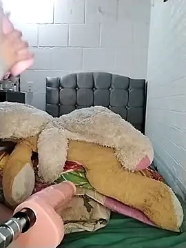 Yaz Moon online show from October 2025 01:13:01 AM