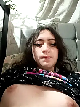 Snapshot of Yaz_Moon chatting on March 2025 03:40:01 AM Yaz Moon online show from March 2025 03:40:01 AM