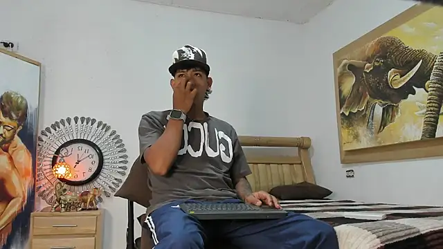 mr stiven  online show from April 2026 03:29:02 AM