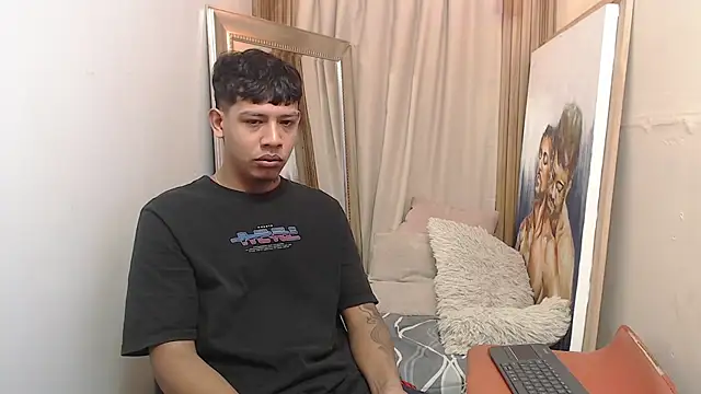 mr stiven  online show from December 2025 02:17:02 AM