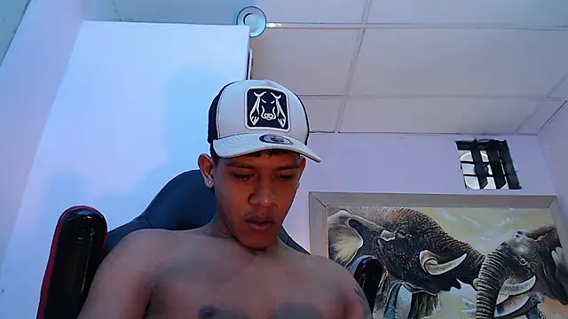 mr stiven  online show from February 2025 06:22:01 AM