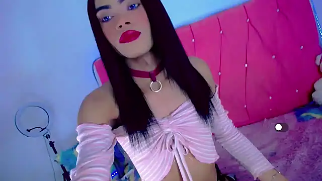 Snapshot of Theylor_Rouse chatting on September 2025 06:06:02 AM Theylor Rouse online show from September 2025 06:06:02 AM